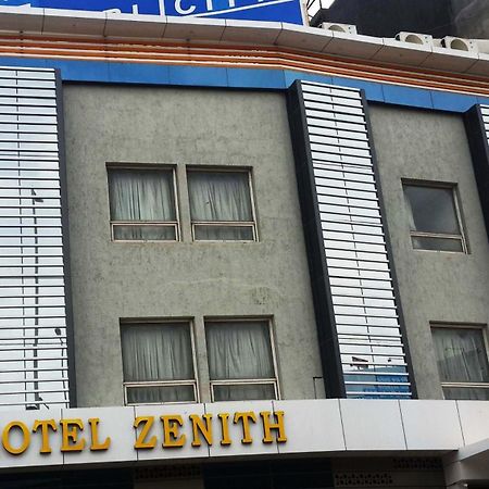 Hotel Zenith Súrat Exteriér fotografie